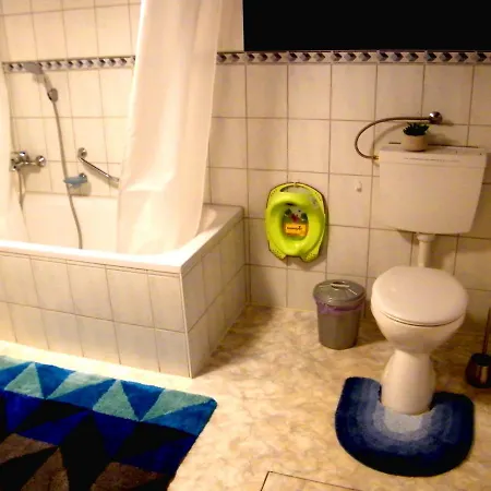 Haus Lindenblick 아파트 Lonsee